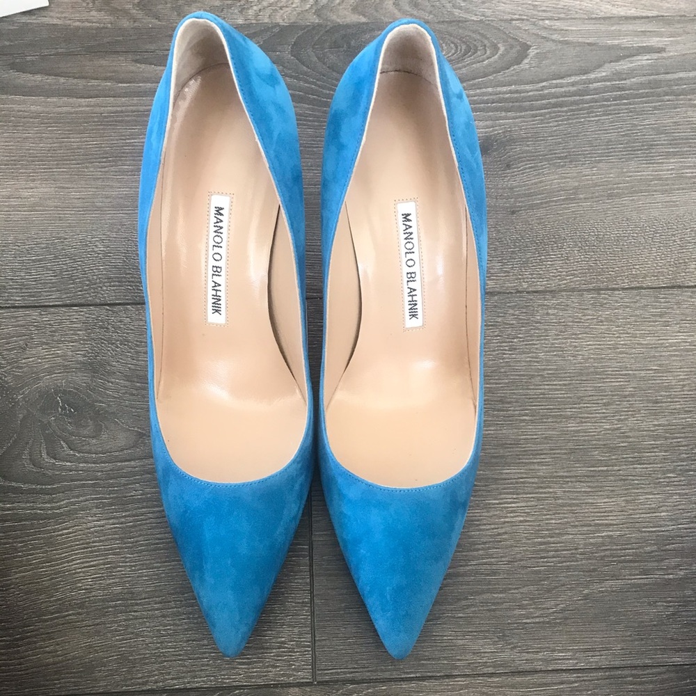 Manolo blahnik suede heels